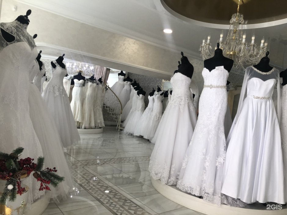 Примерка свадебного платья