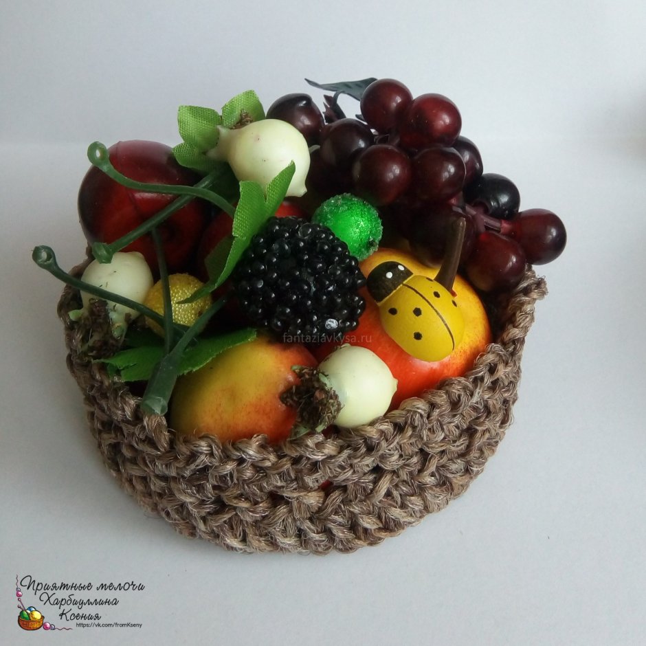 Торт в виде корзинки с овощами