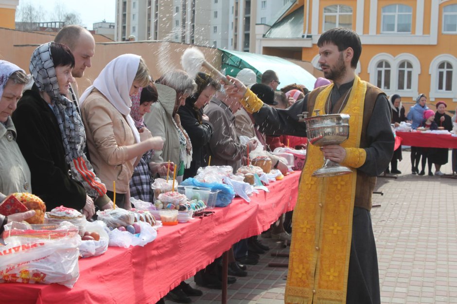 Освещение куличей на Пасху