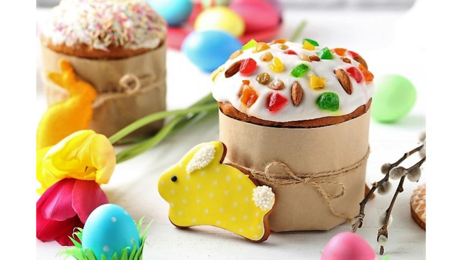 Разноцветные куличи