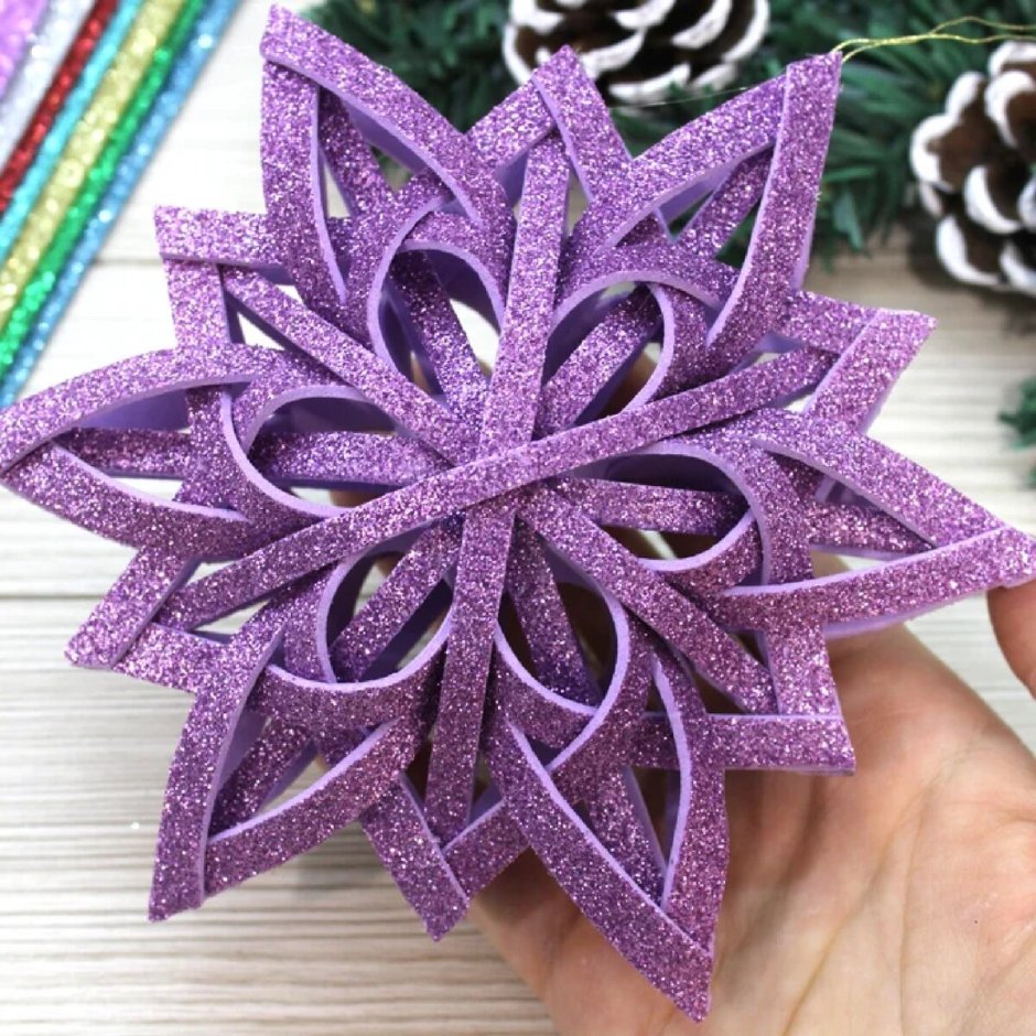 Елочная игрушка из фоамирана глиттерного Снежинка