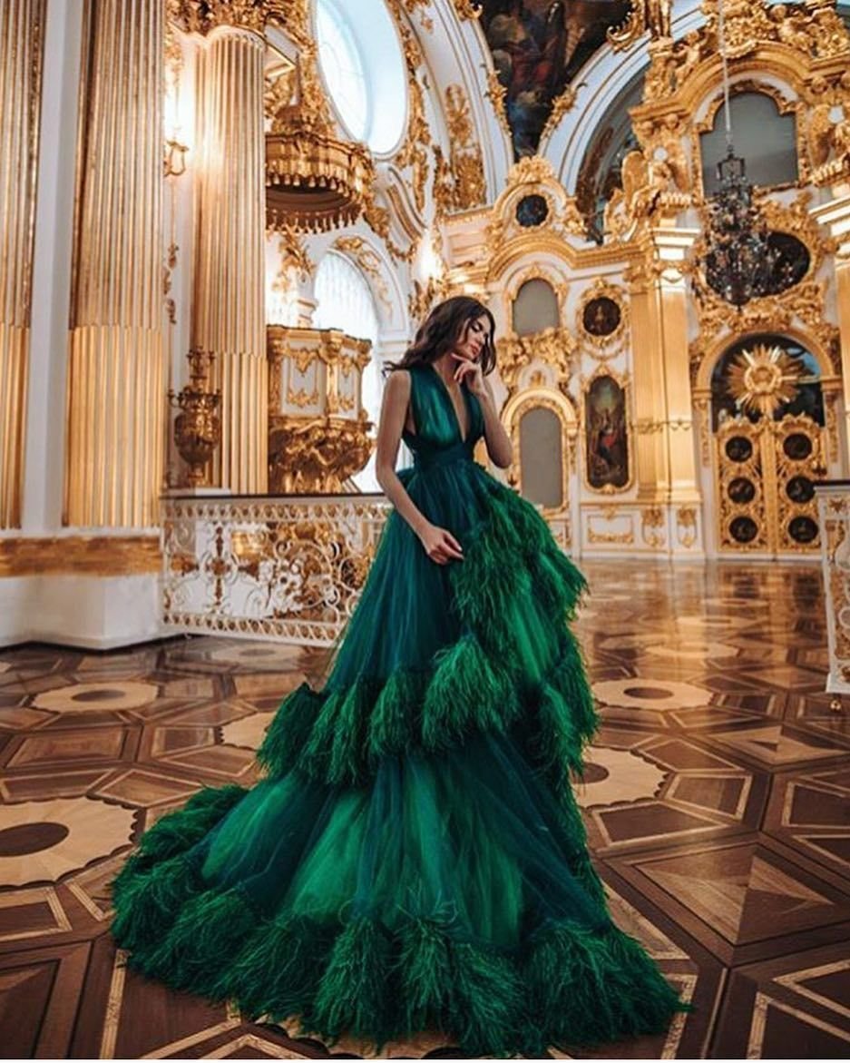 Роскошные бальные платья