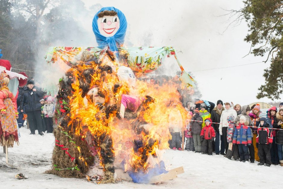 Шуми Масленица на Елагином острове