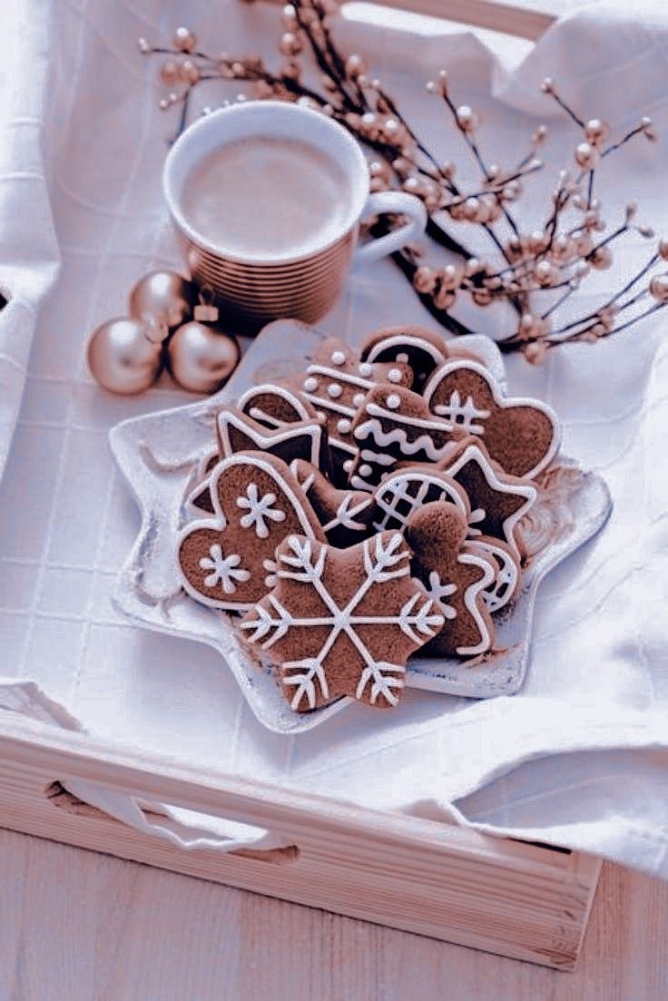 Новогодние печеньки и кофе