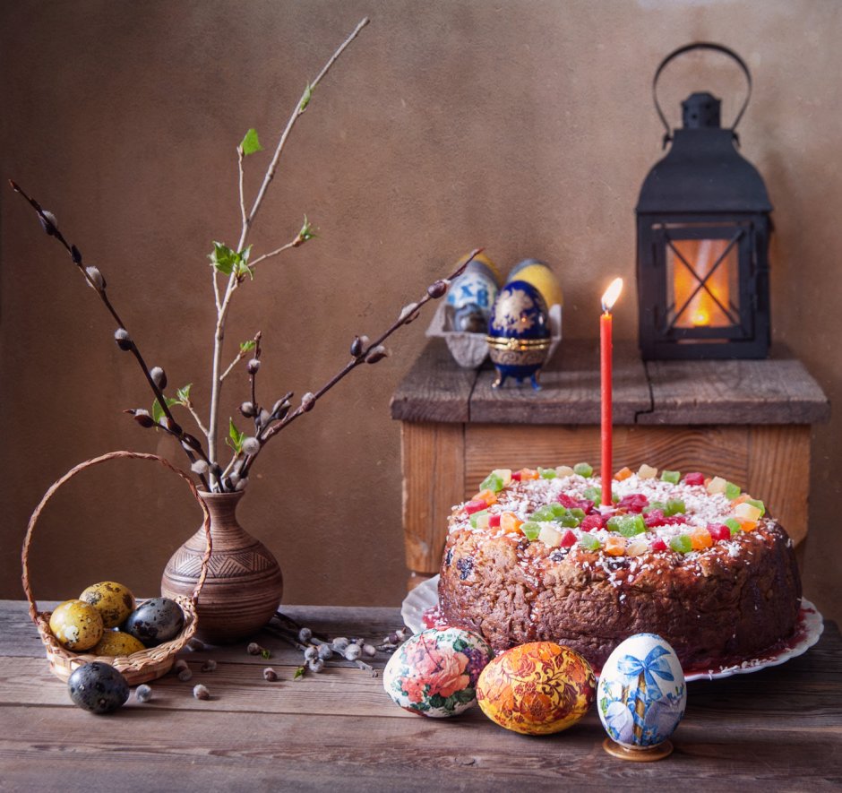 Пасхальный праздник кулич и яйца