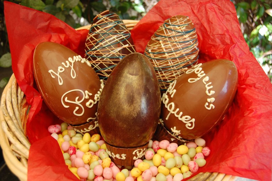Пасха Joyeuses pâques