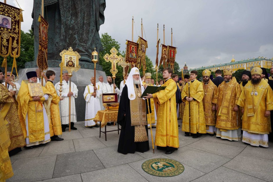 Патриарший молебен кн.Владимиру