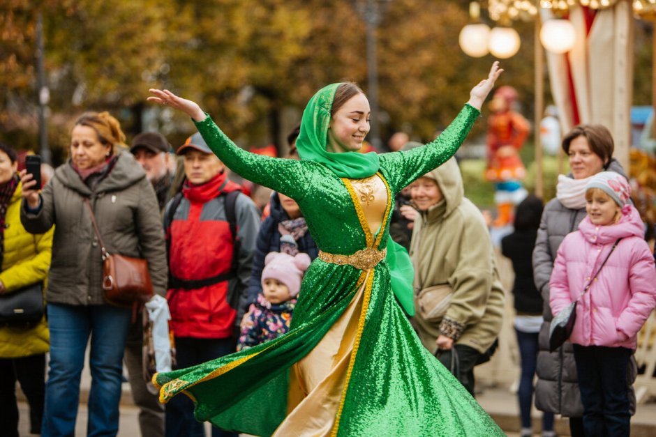 Битва красками Холли