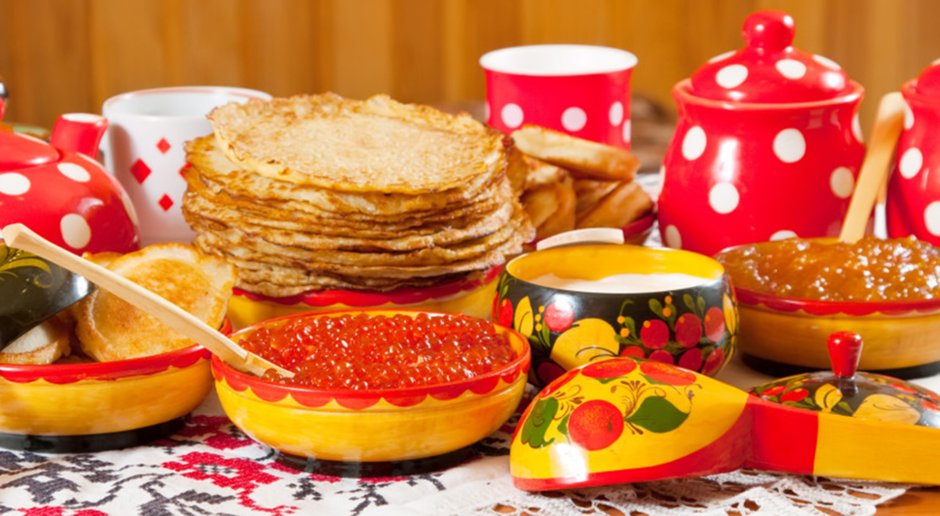 Праздничный стол на Масленицу