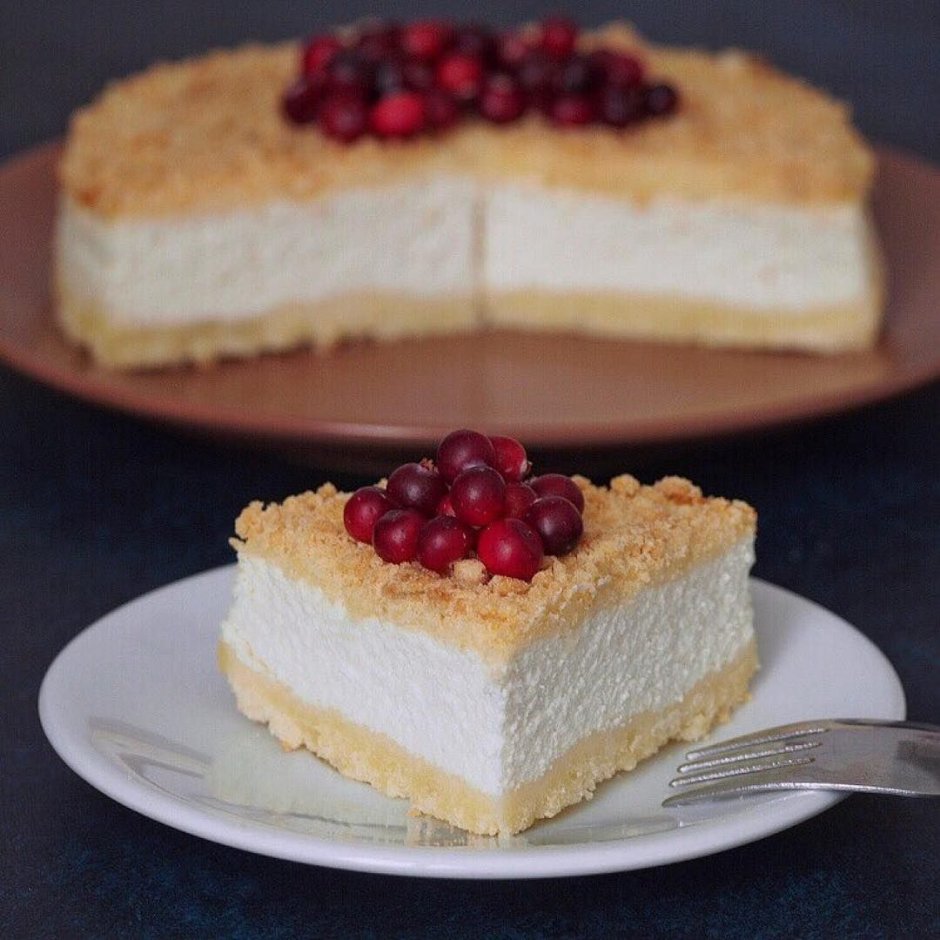 Песочный пирог с творогом и крошкой