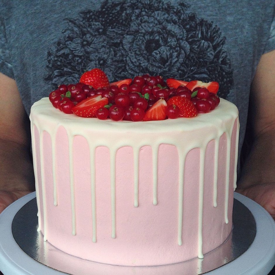 Торт с клубникой