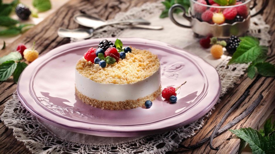 Пирожное с клубникой