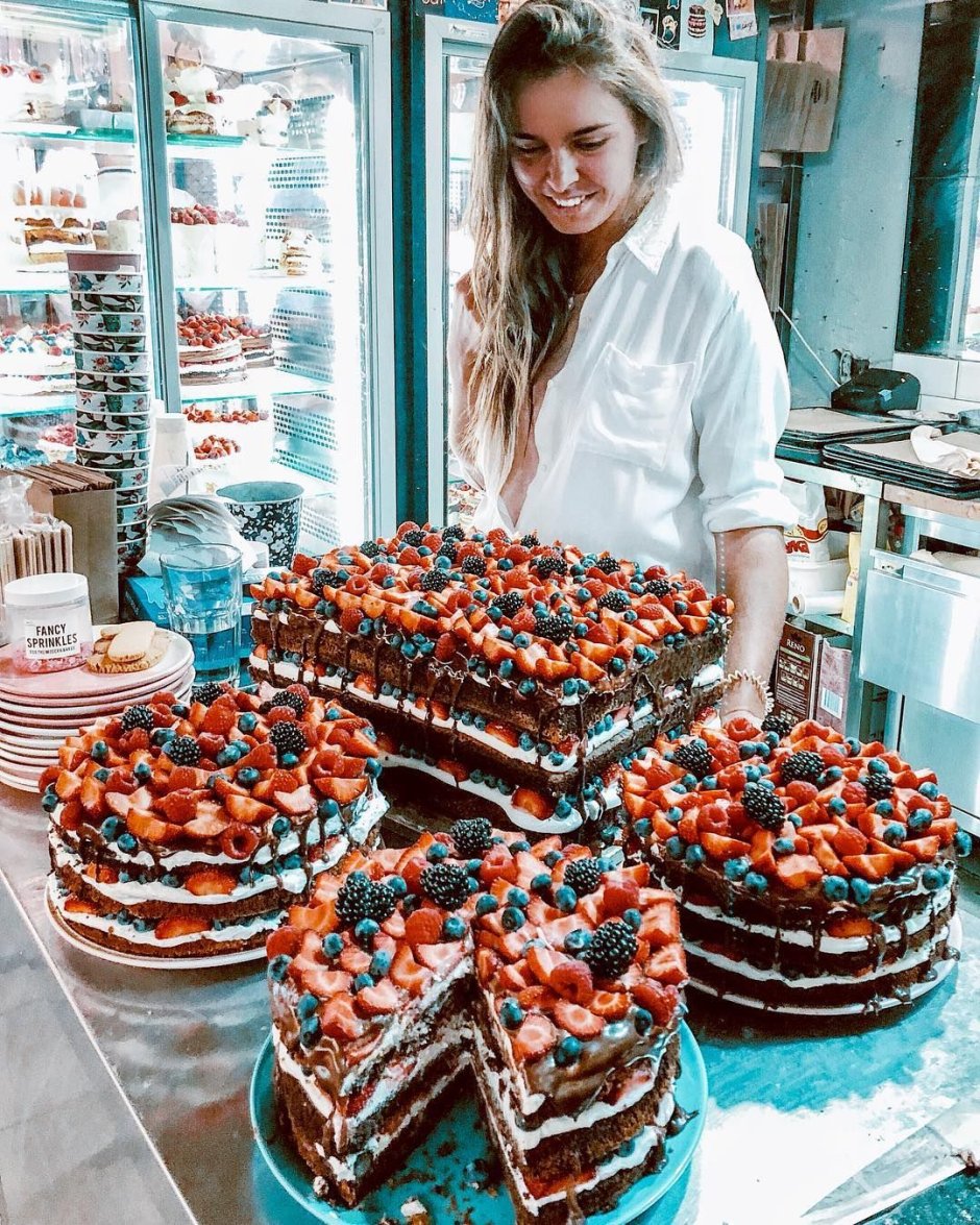 Капкейки украшенные сладостями