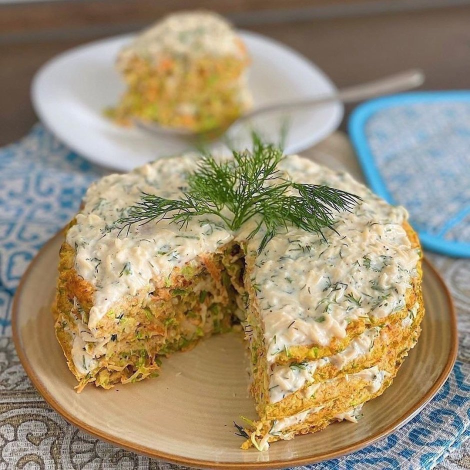 Печеночный торт «закусочный» с луком, морковью