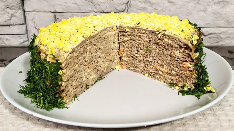 Закусочный торт со шпротами