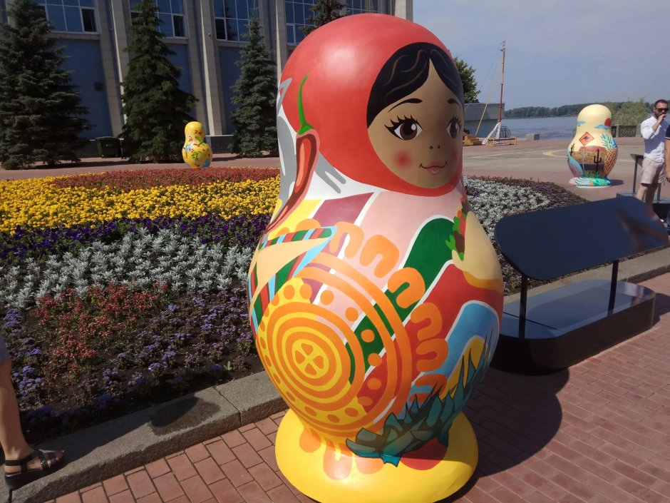Много много матрешек