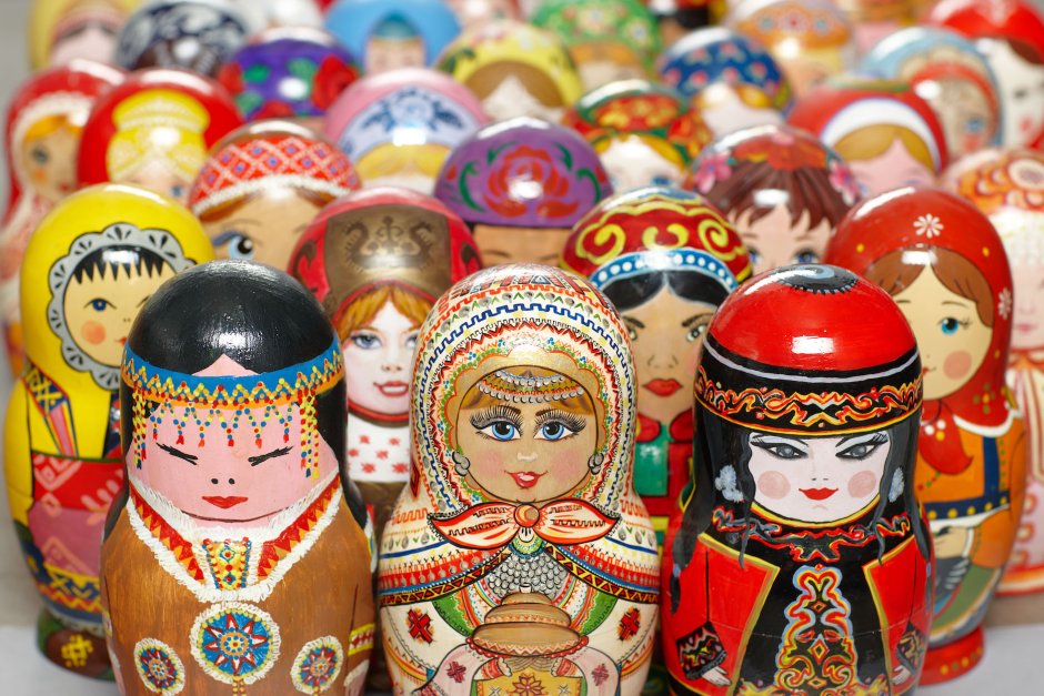 Матрешки много разных