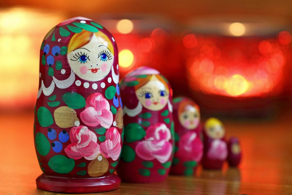 Матрешки в разных росписях