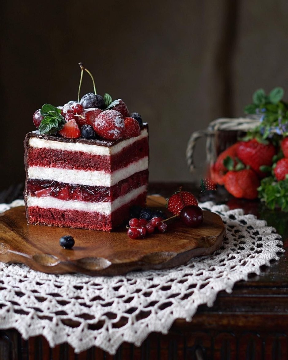 Торт красный бархат с шарами
