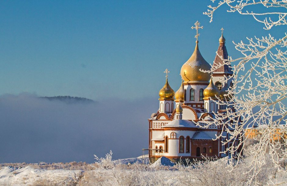 Храм зима