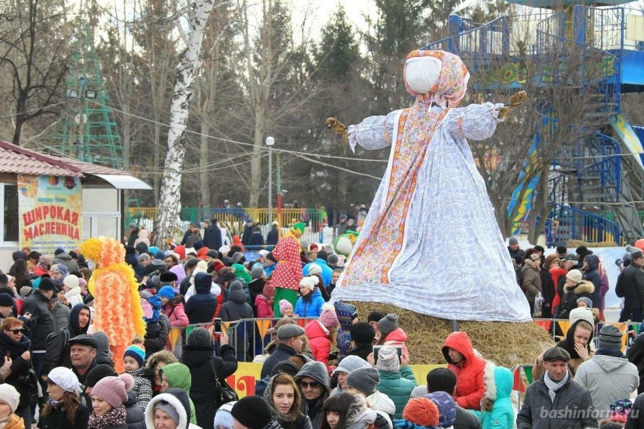 Украшение стола на Масленицу