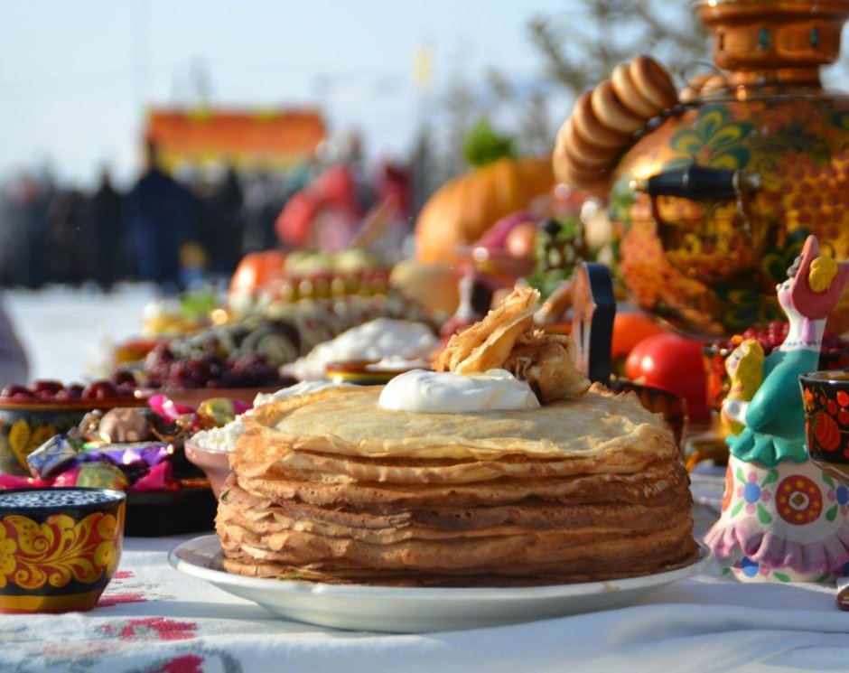 Масленица едят блины