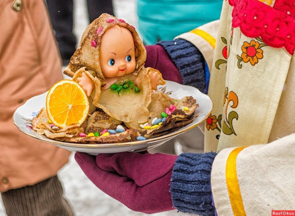 Украшение блинов на Масленицу