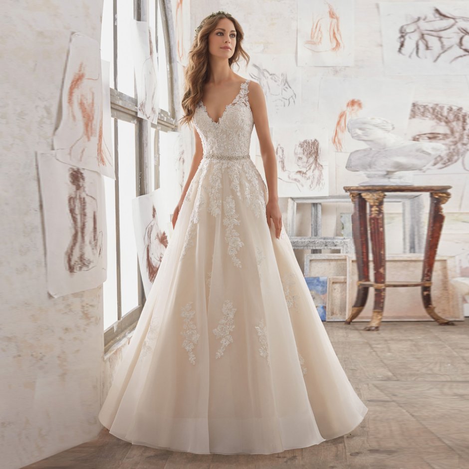 40 Gowns to Style