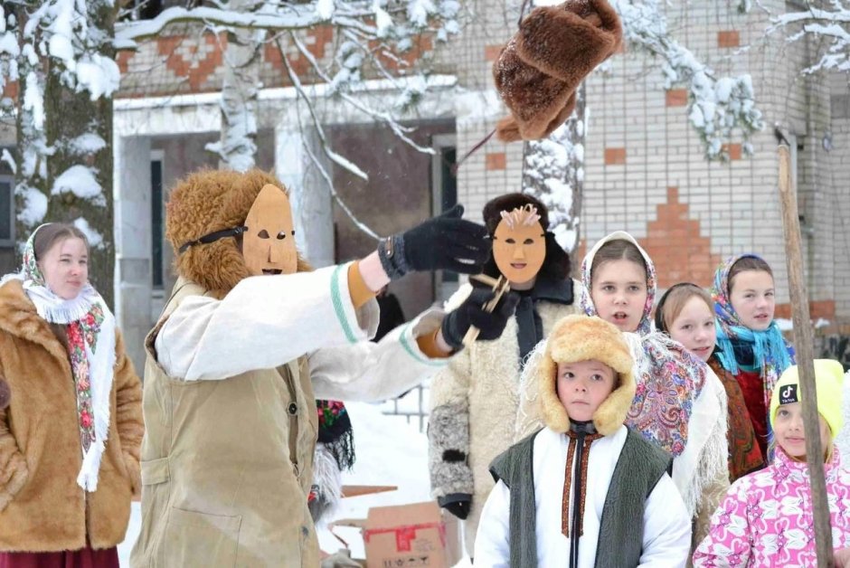 Ряженые дети на Коляду