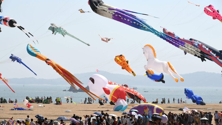 Фестиваль воздушных змеев в Фуцзяне, Китай.