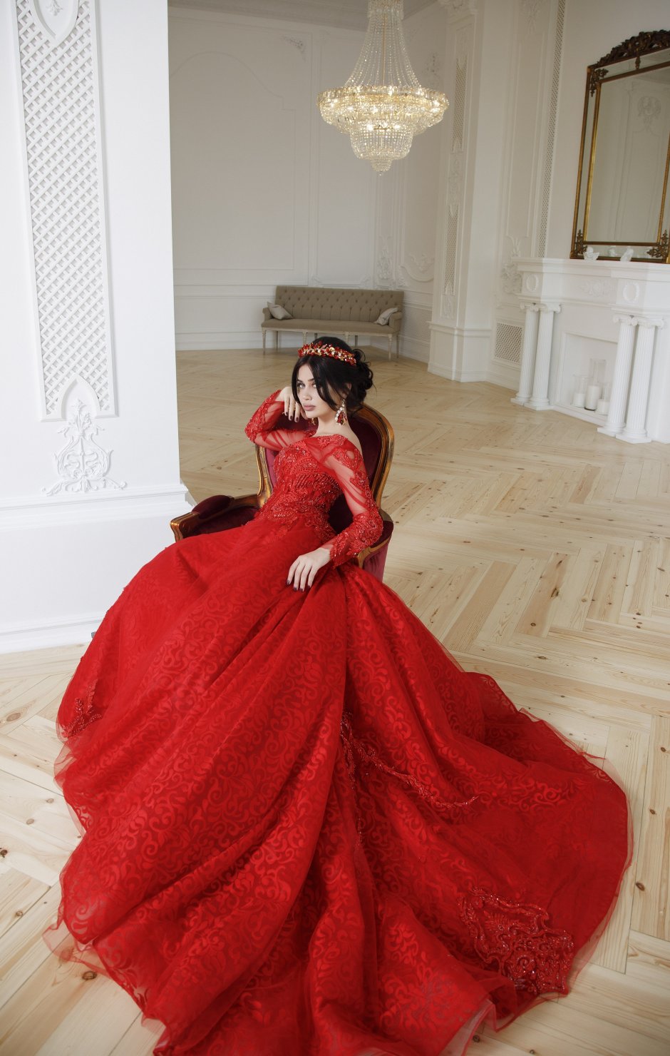 Артемида красное платье
