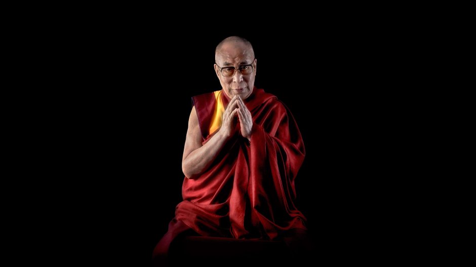 Далай лама медитирует