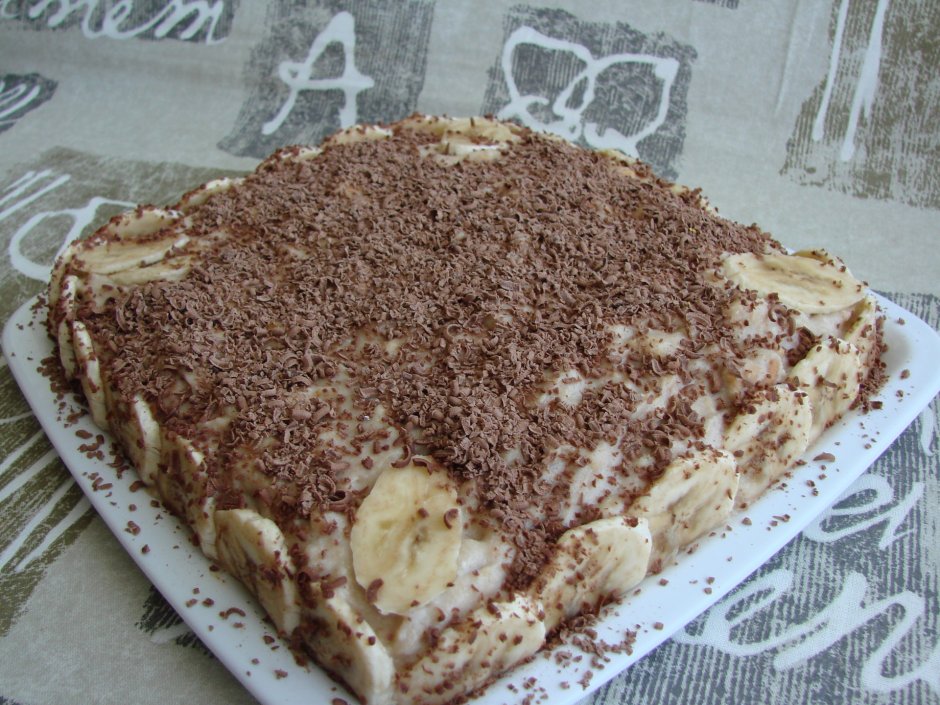 Прянично-банановый торт со сметанным кремом