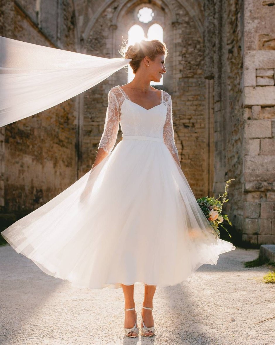 Свадебные платья французской длины