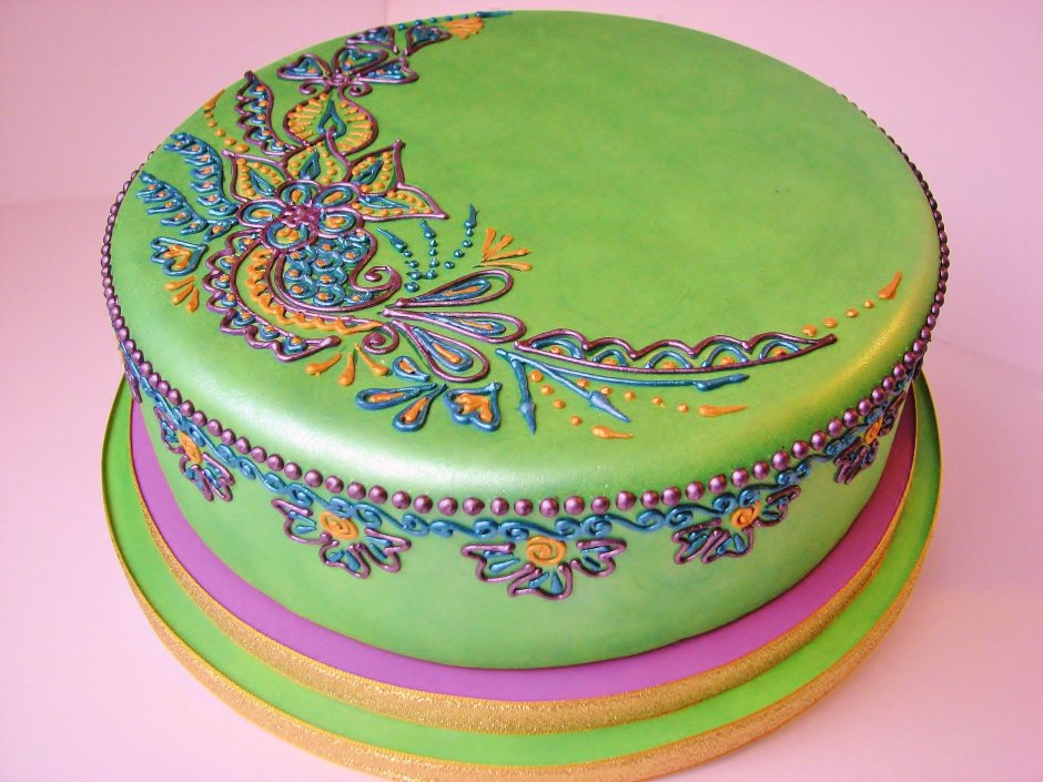 Торт с восточным орнаментом