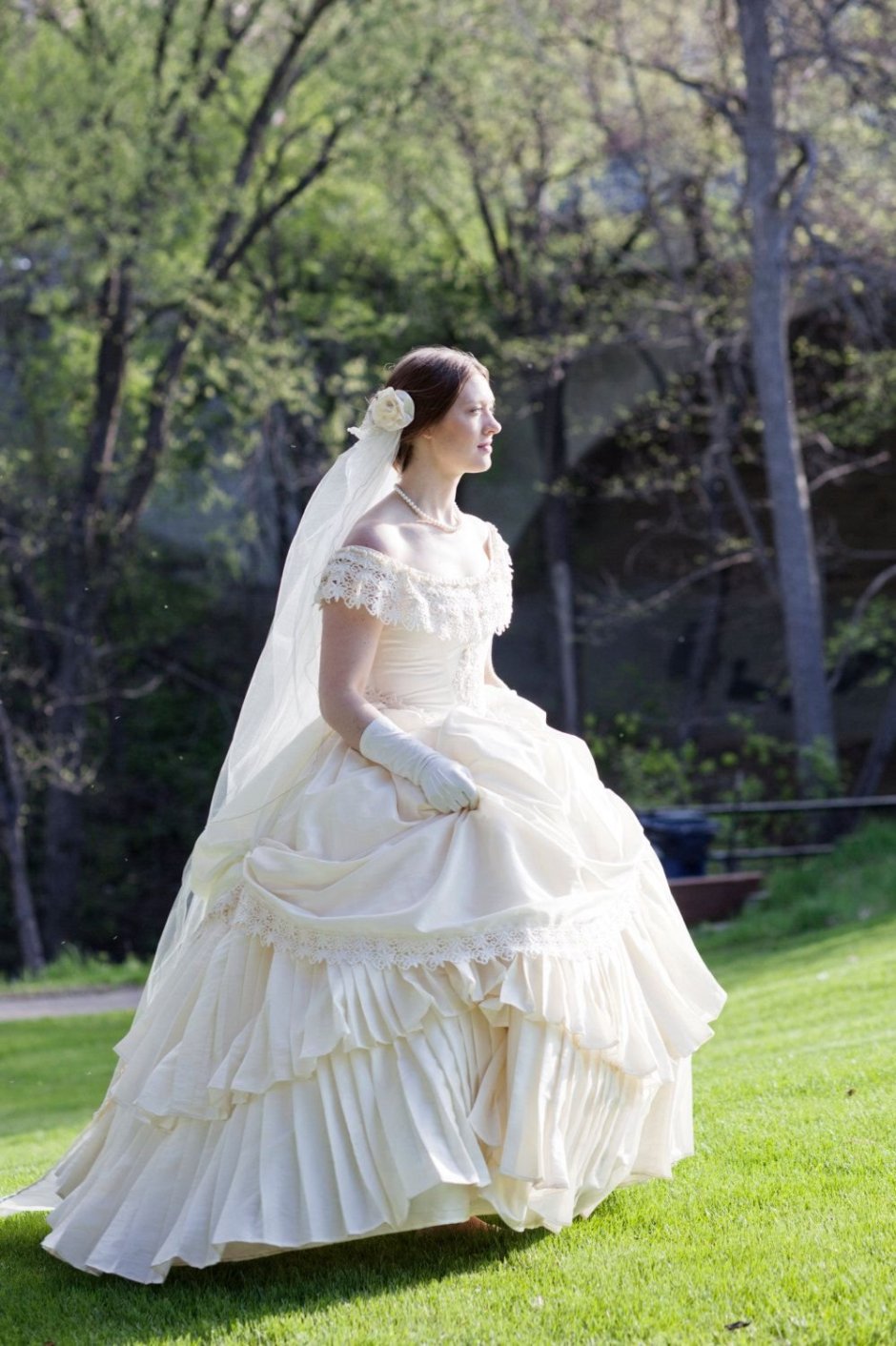 Белое платье викторианской эпохи