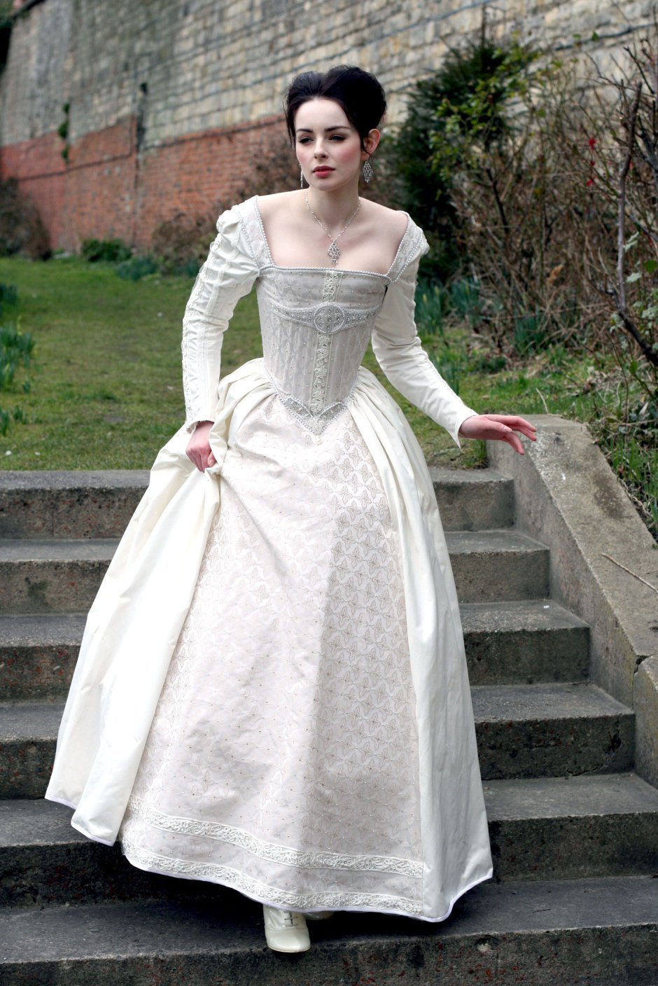Свадебное платье в викторианском стиле