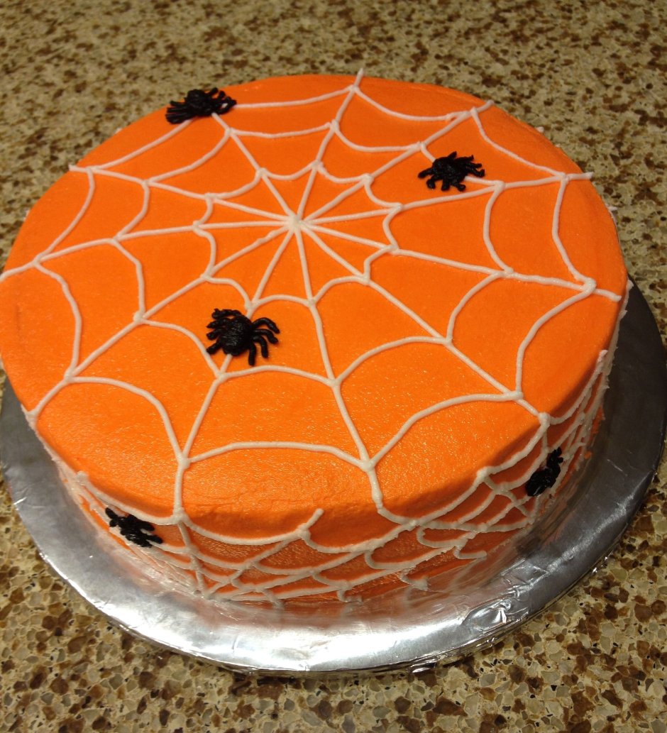 Торт на Хэллоуин с пауками