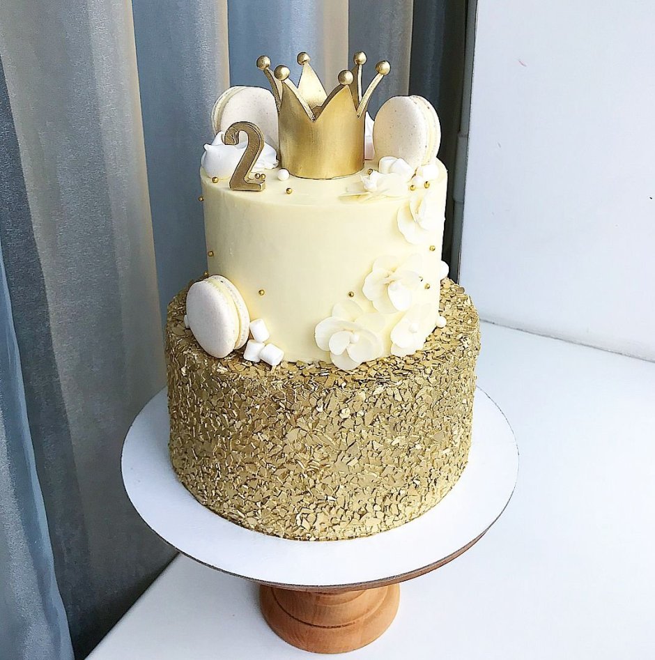 Бело золотой мужской торт