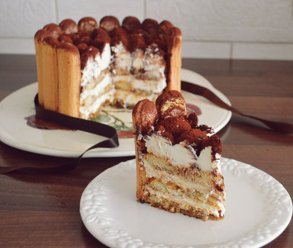 Декор торта сладостями