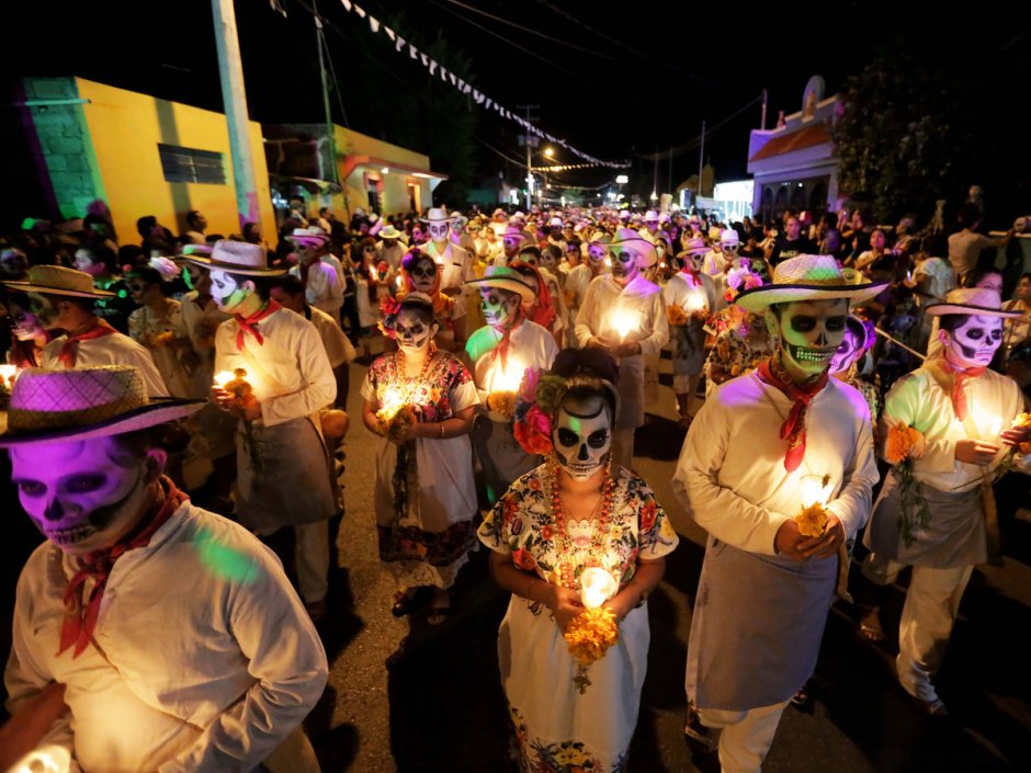 Карнавал в честь дня мертвых в Мексике