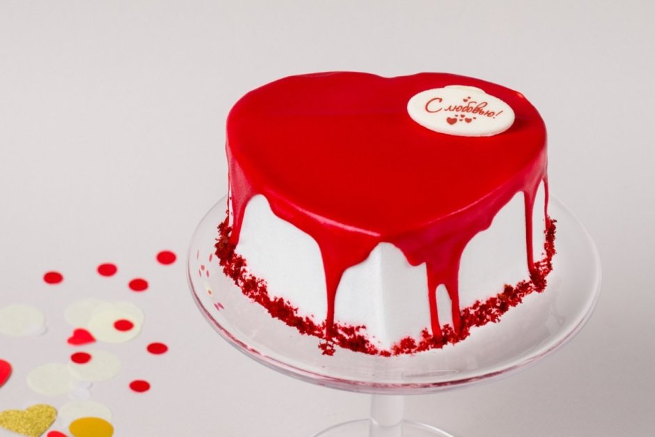 Красный торт на день рождения девушке