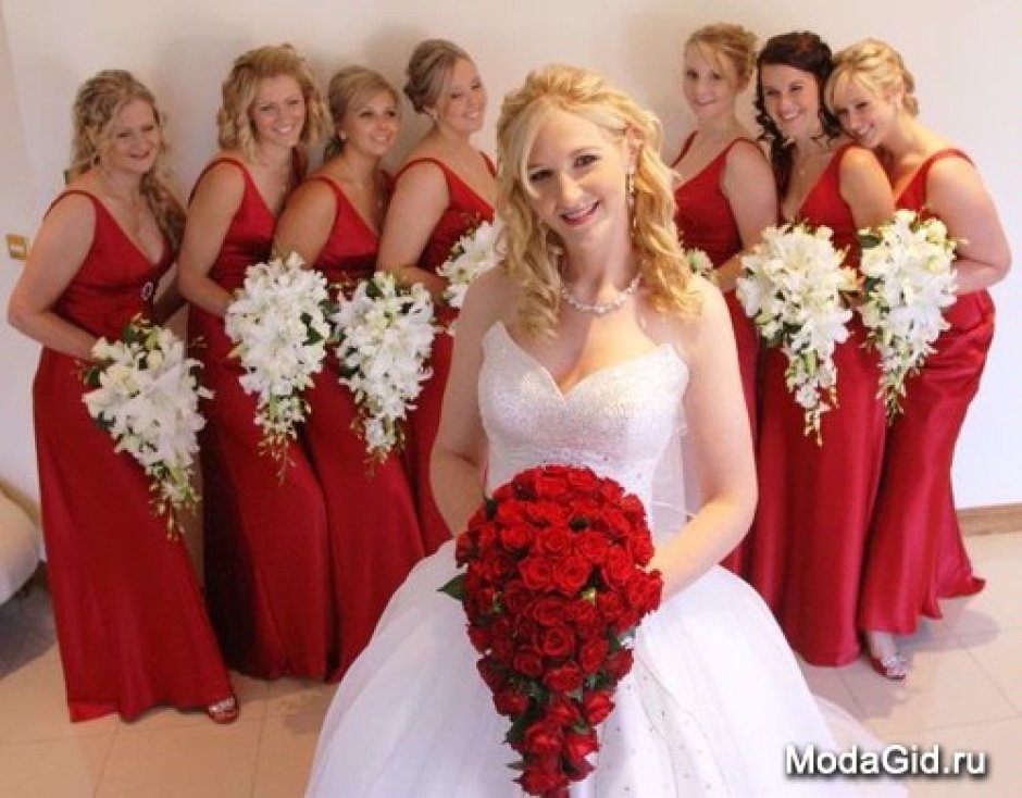 Свадебное платье красный букет