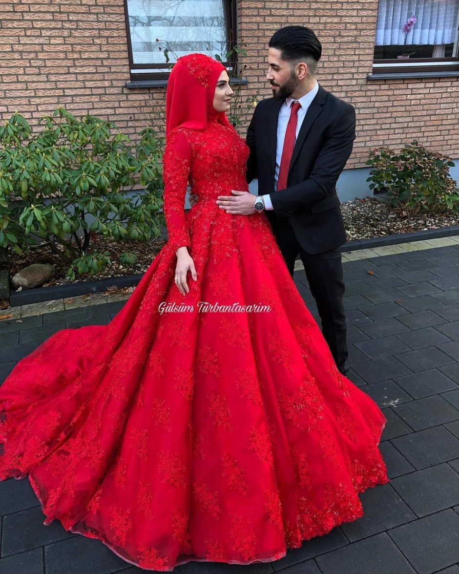 Мусульманское свадебное платье красное