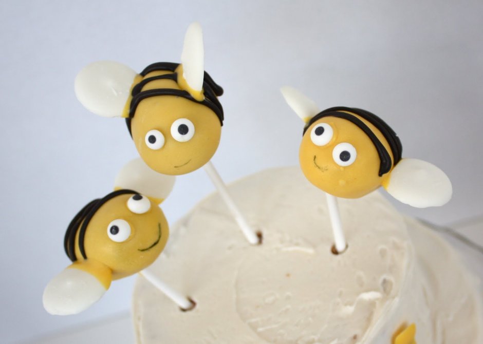 Торт для малышке с пчелкой