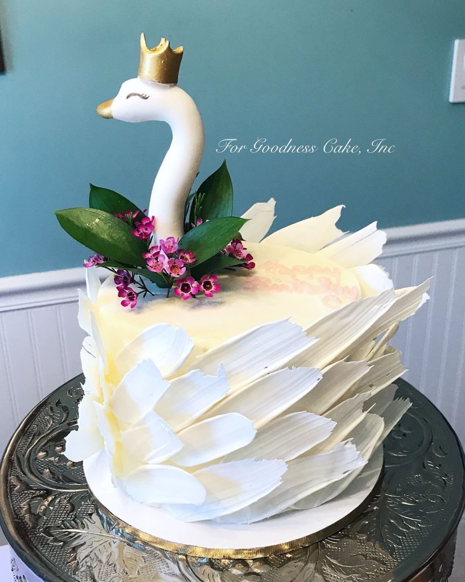 Торт на свадьбу с перьями