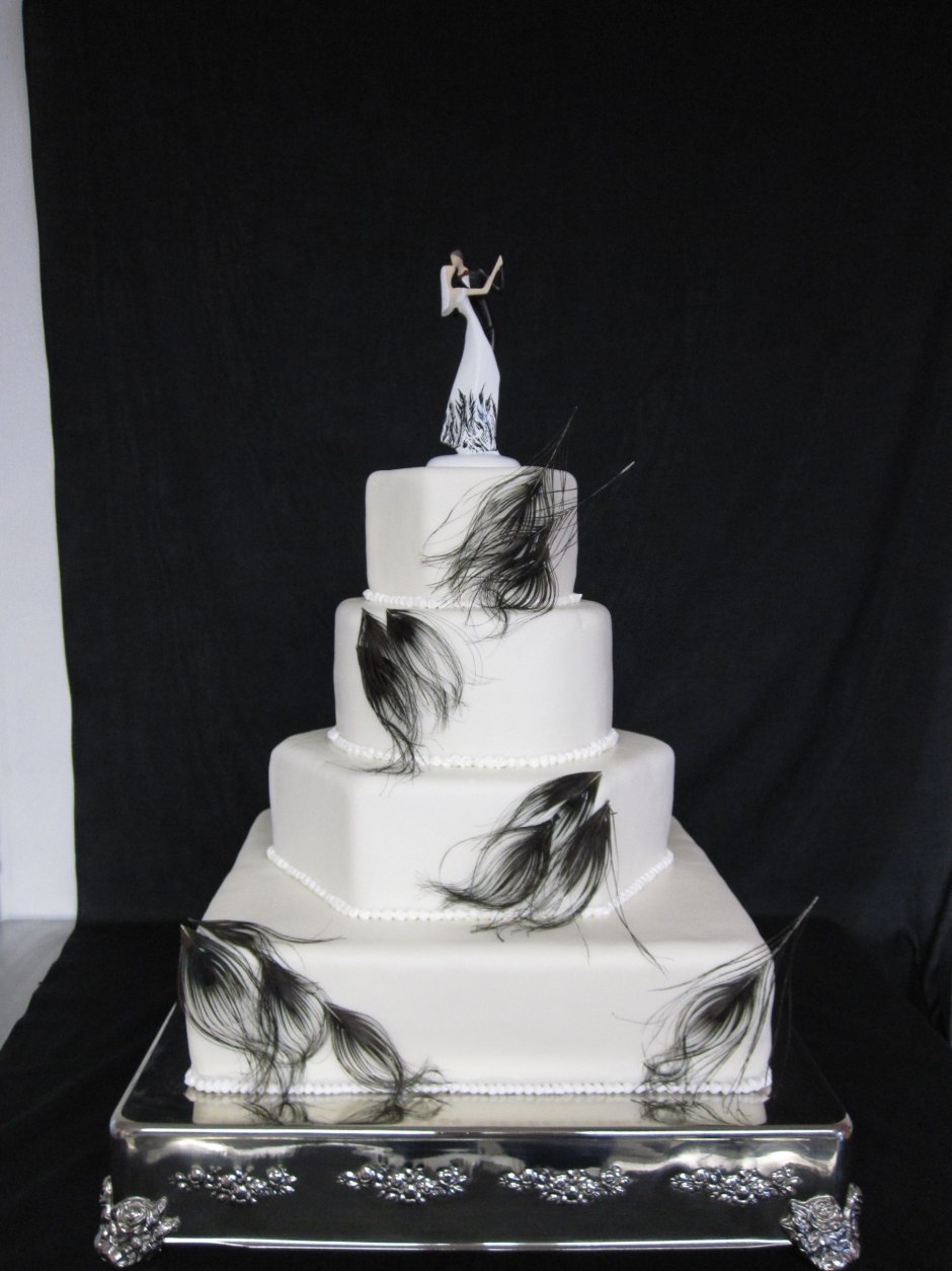 Декор торта с лебедями