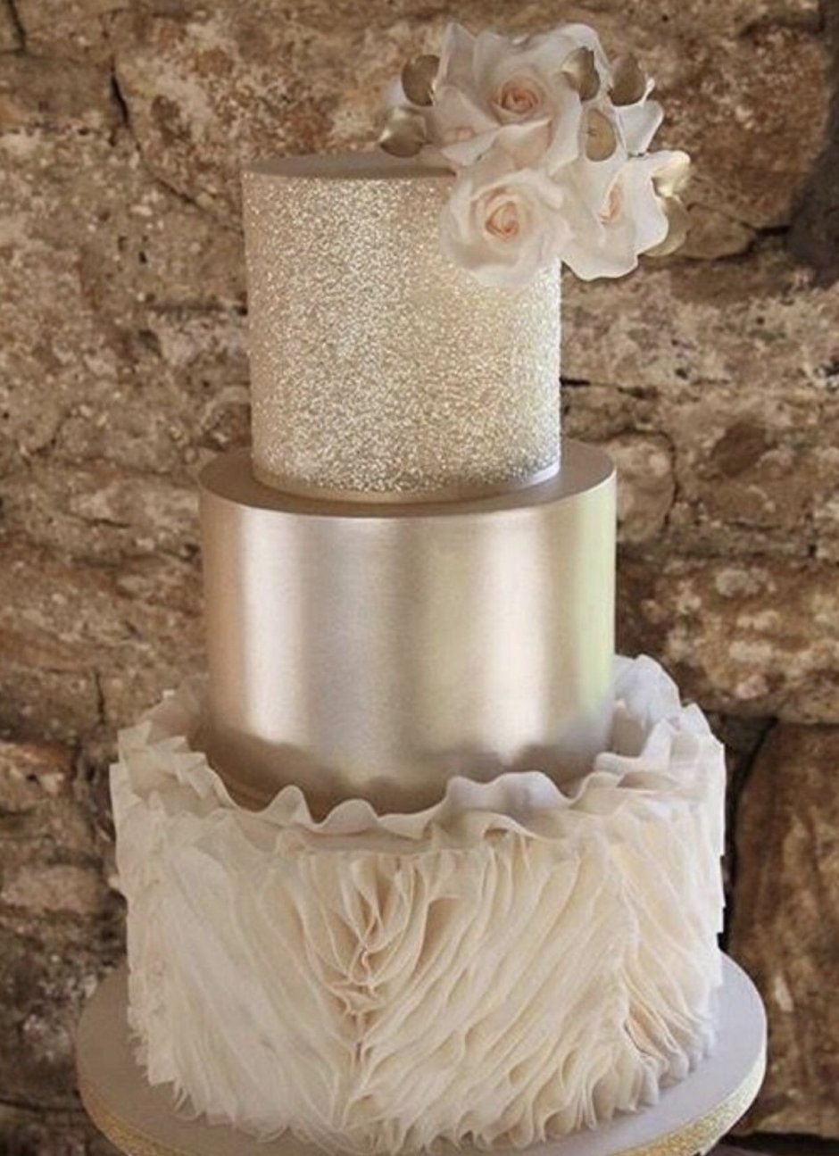 Свадебный торт рустик с ромашками