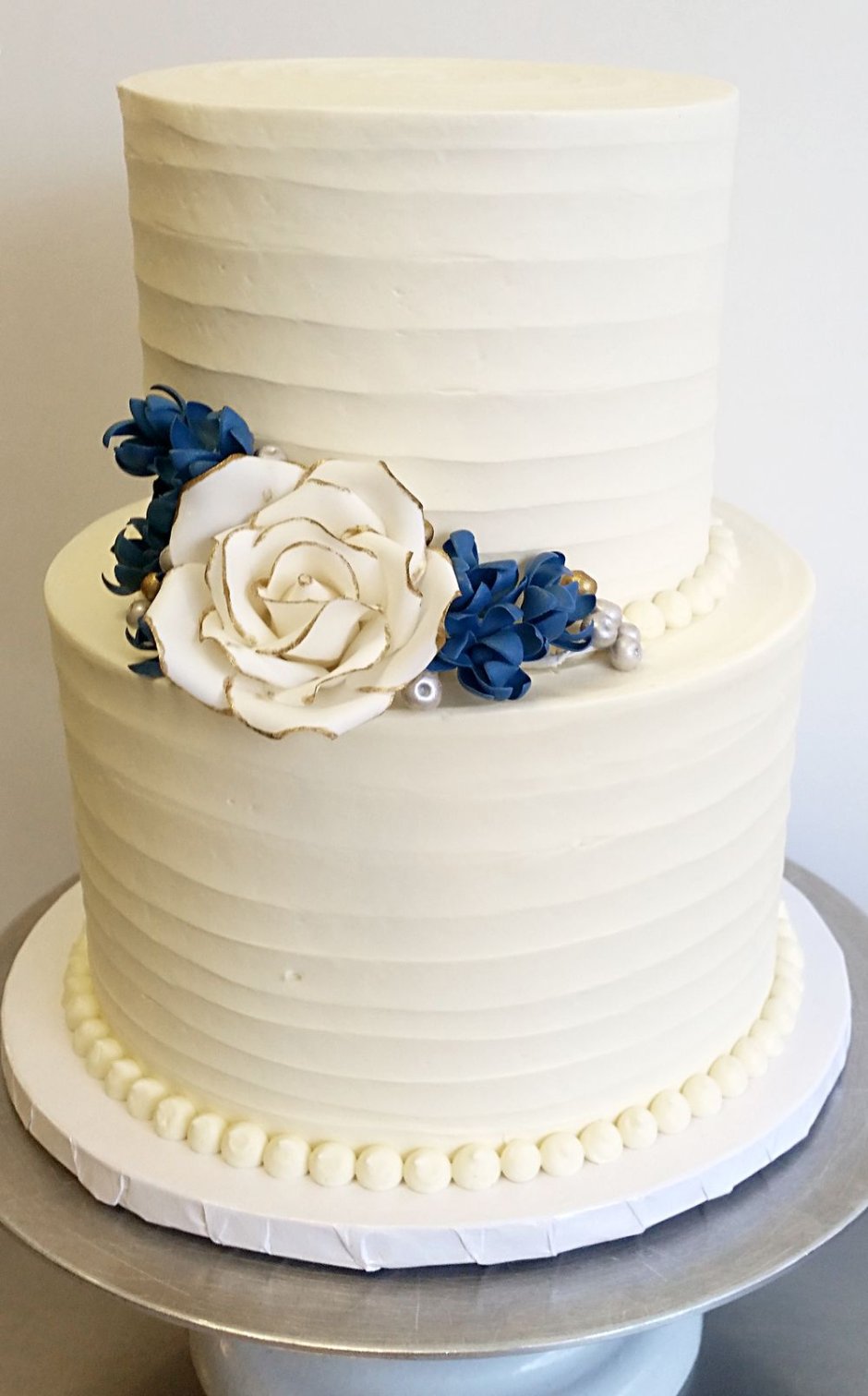 Простой свадебный торт двухъярусный