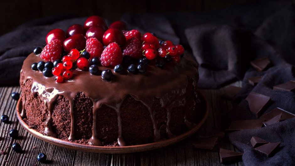 Торт Брауни шоколадный с малиной